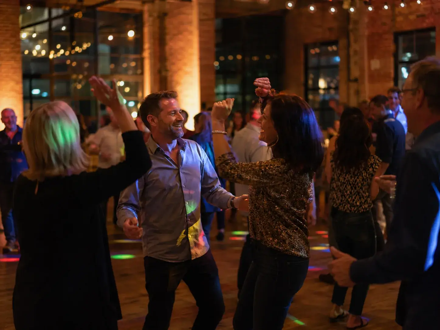 DJ für einen 50. Geburtstag mit mehreren Generationen